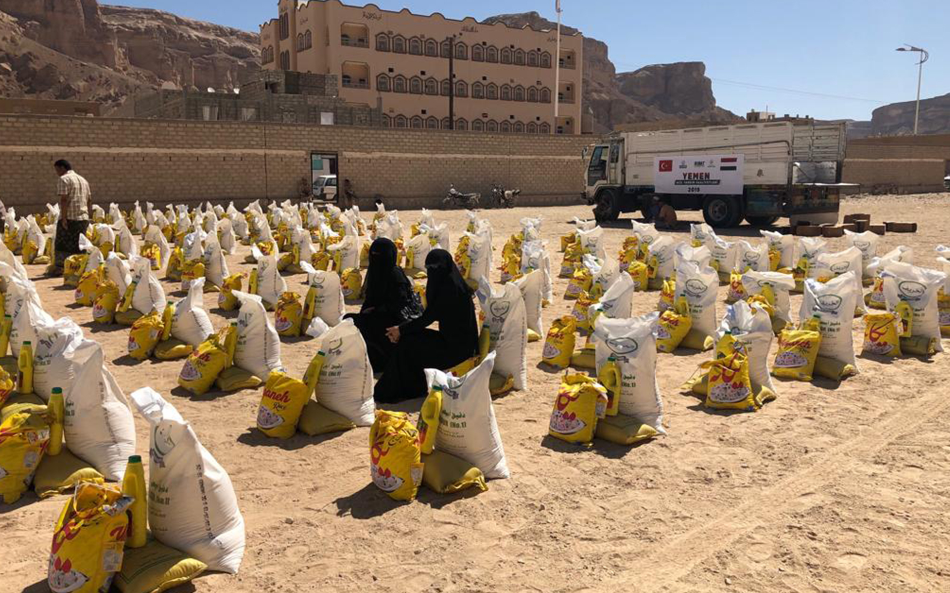 Ribat Derneği, Ayder Derneği ve İnfak Derneği Yemen’i ziyaret etti ve birçok projeyi gerçekleştirdi.