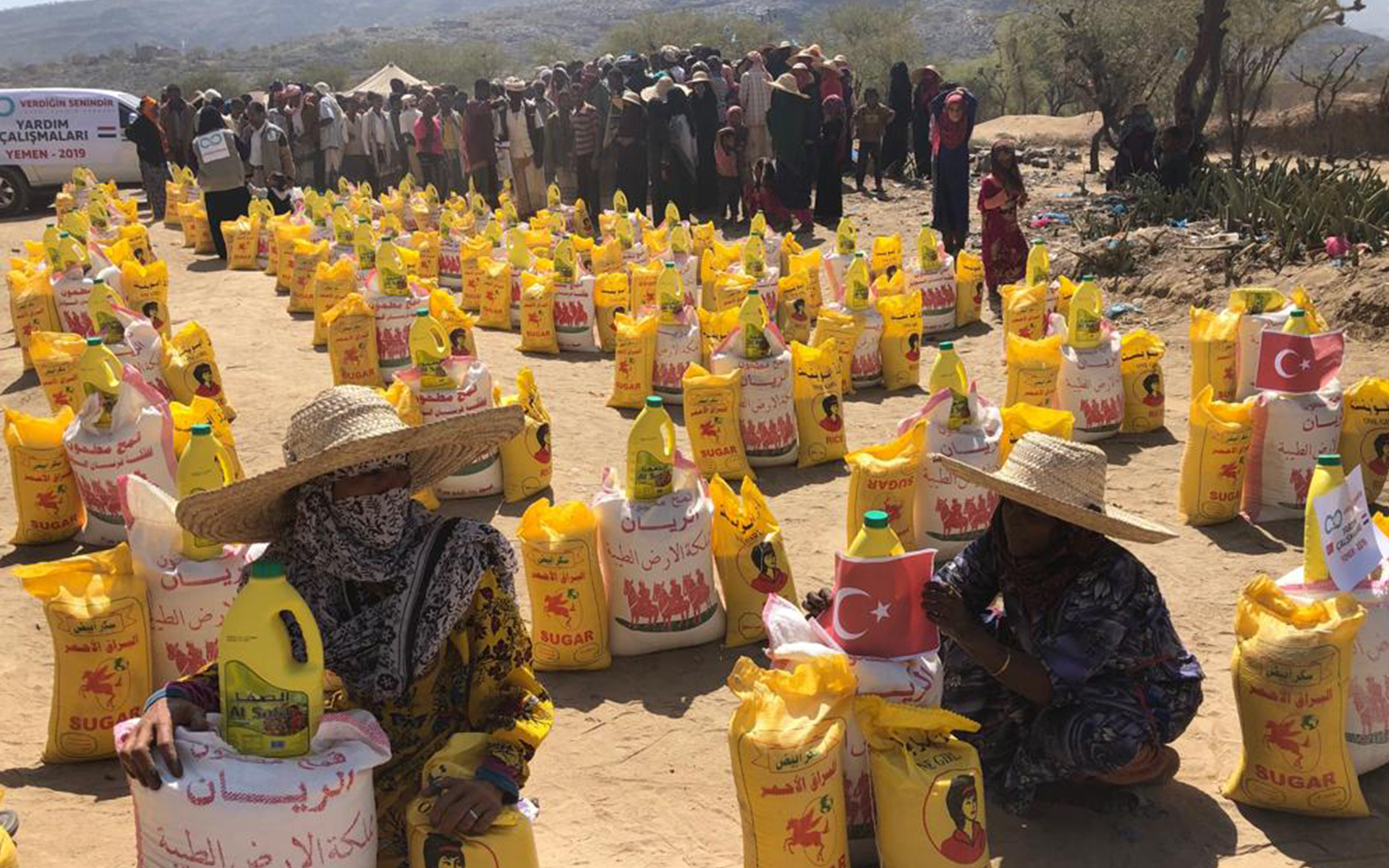 Yemen Taiz kentinde erzak sepeti dağıtımı gerçekleştirildi.